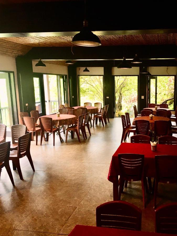 מלון Coc Pouc Ba Be Lakeside Bungalow מראה חיצוני תמונה